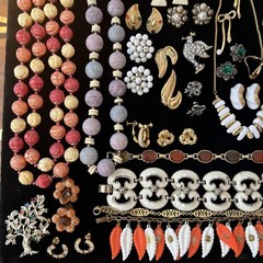 80 Vintage lot jewelry unbranded wearable Trifari Monet Coro Avon Italy Marvella