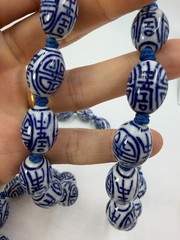 Vintage Necklace Chinese Export Blue White Porcelain Oval Beads 28 in Box clasp