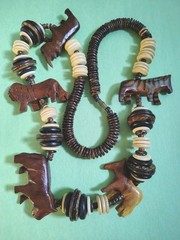 Vintage Large Wooden SAFARI ANIMALS & COCONUT SHELL Beaded Necklace