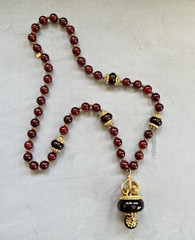 VTG SIGNED KENNETH LANE CARNELIAN RED AMBER GLASS BEAD PENDANT NECKLACE RARE 33″