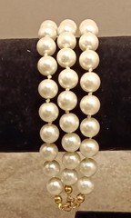 Premier Designs Faux Pearl Bracelet 3 Strand Classic Gold Tone Clasp 1990’s Vtg