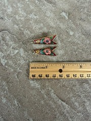 Vintage Cloisonné Floral Enamel Wire Earrings. Gold Tone Very Good Condition.