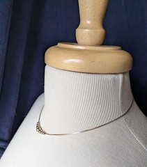 Vintage 7 Graduated Station Ball BEAD Gold Tone Necklace 16″ Chain AS IS