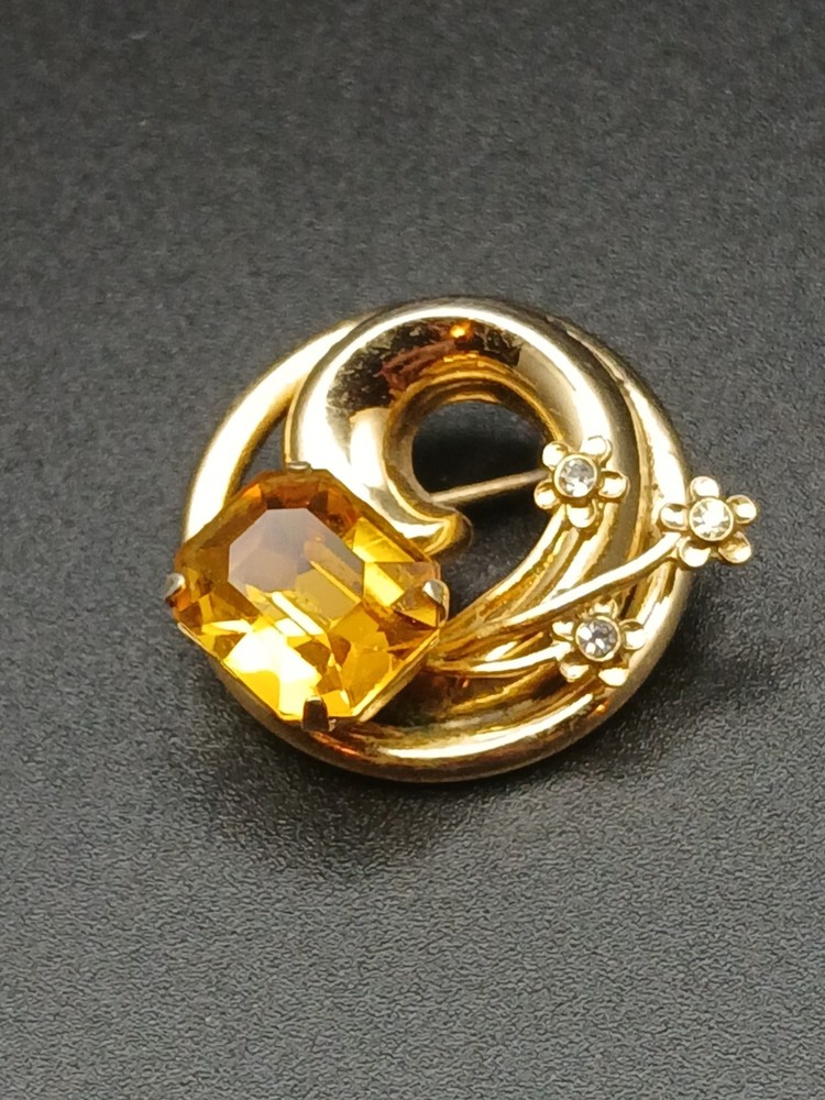 VTG Mid-century Gold Tone Swirl Brooch W/Amber Crystal & Rhinestone 1950s-1970s