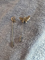 Vintage Unbranded Lapel Pins Butterfly and Arrow Gold Tone