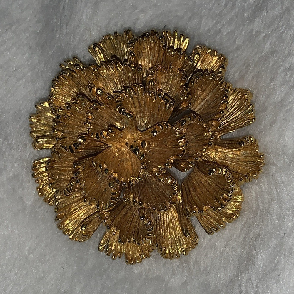 Vintage Gold Tone Floral Flower Brooch Pin Women’s Fashion Metal No Stone