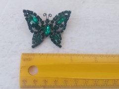 Vintage Forest Green Butterfly Brooch Navette Rhinestones Pin 2″ Unsigned Weiss?