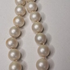 Cream Faux Pearl Strand Necklace Jewelry Classic Retro Graduated Look Vintage
