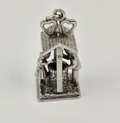 Sterling Silver 3D Wishing Well Charm Couple Hearts Roof Vintage 9.3g 925