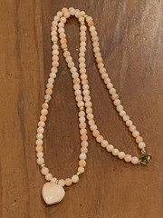 Vintage Dainty Peach Coral Heart Strand Necklace 17″ Small bead w/Pendant BEAUTY