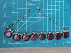Vintage Deep RED Burgundy Maroon ROUND Thermoset Gold Tone 16″ Necklace Choker