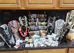 Estate Jewelry Lot 537 pc Signed Unsigned 32 lbs. Vintage to Now Jewelry Lot 21