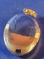 Vtg Carved Cameo Locket Pendant, 1” Oval, Gold Tone, Wonderful Condition