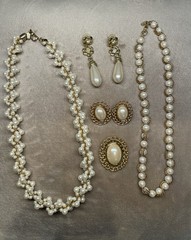 Vintage Lady Remington Faux Pearl Jewelry Set