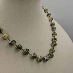 Vintage Green Marbled Painted Bead Necklace 21″ Lightweight Boho Barrel Clasp