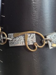Artisan Signed Mixed Metal Hearts 6.5″ Bracelet Brass & Silver Tone Excellent