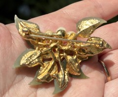 Vintage Swaboda Signed Carved Jade Pearls Gold Leaf Floral Brooch 1960’s