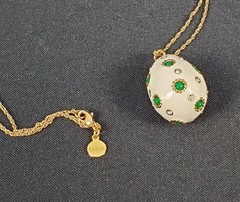 MMA Enameled Pendant Metropolitan Museum of Art Beige Crystal Green Necklace