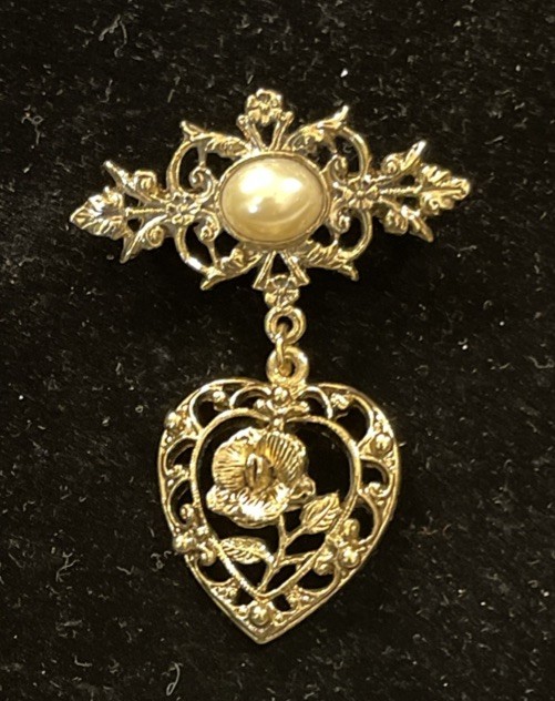 VTG 80s Gold Brooch Heart Rose Pearl Dangle USA Filigree
