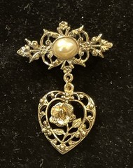VTG 80s Gold Brooch Heart Rose Pearl Dangle USA Filigree