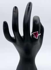 Vintage Kimberly 10K White Gold Ring Triangle Pink Ruby Diamond Modernist Size 8