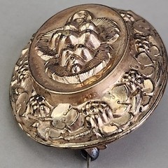 Antique Puffy Brooch Grape Leaf Oval Gold Filled Early 1900s 1 5/8″