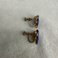 Vintage Rhinestone Screw Back Earrings Blue Sparkle Gold Tone