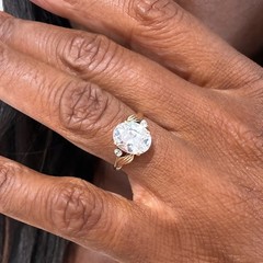 Vintage 18k Retro oval white sapphire ring