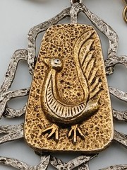 RARE SIGNED ART TWO TONE Brutalist hammered bird design pendant necklace