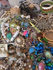 Massive Vintage Jewelry Lot 100’s of Signed Pcs / OVER 500 PCS + Misc 1G bag…
