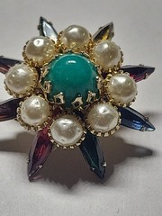VTG Judy Lee Faux Jade /Rhinestones / Faux Pearls Brooch & Clip Earring Set