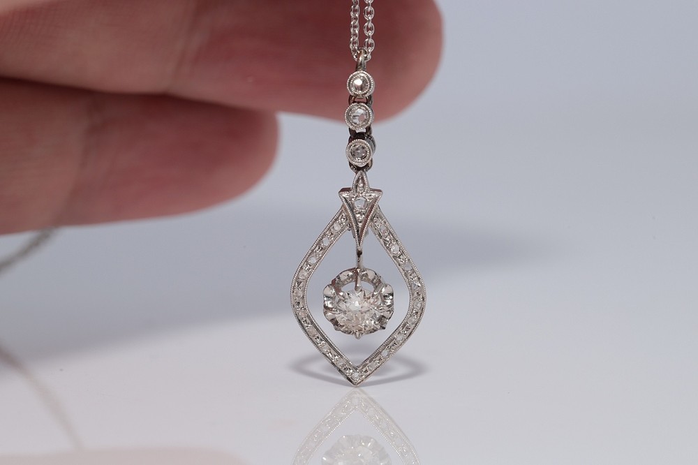 Antique Circa 1920s Art Deco 18k Gold Natural Diamond Pendant Necklace