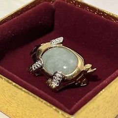 Solid 10K Gold, Green Jade & Diamond Detailed Pig, Estate Pendant, Brooch
