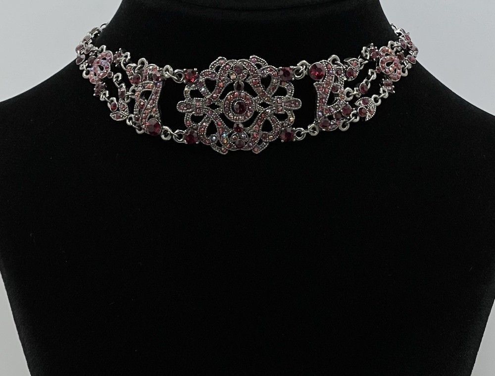 VOLM Victorian Style Choker Necklace VCLM Red Rhinestones In Lovely Detail