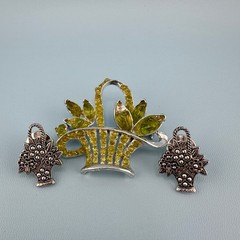 Vintage Flower Basket Brooch Pin Lot Silver Tone Green Resin Some Signed