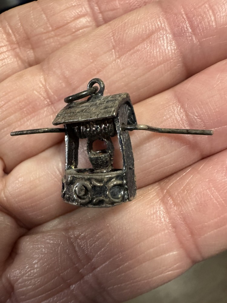 Vintage Articulated Moveable Wishing Well Silver Tone Charm .75″ Tall Miniature