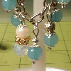 MaryBee Jewelry: 7 1/2″ Silver Tone Bracelet W/Blue Charms 08-06-2020