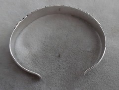 BEAUTIFUL CUFF BRACELET 3 18KT BAR DESIGN ACROSS TOP