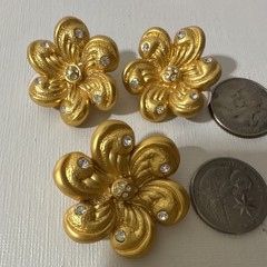 Gold Tone Flower Jewelry Set w/ Clear Round Rhinestones, Earrings & Brooch Pin