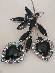 Julianna D&E Book Piece Heart Flower Brooch Rhinestone Aurora Borealis M9