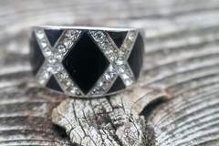 Vintage Sterling Silver Black Onyx & Cubic Zirconia Ring – Size 7.5