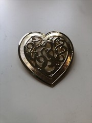 Vintage Large Gold Tone Open Work Heart Scarf Slide Clip