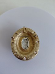 1968 Judy Lee Faceted Heliotrope Glass Reverse Cameo Broch Enhancer A .Borealis