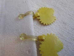 Unique VTG plastic Clip Earrings, push on yellow leaves, grapes clips FE25-33
