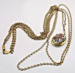 Vintage 1928 Porcelain Floral Photo Locket Pendant Goldtone 3 Strand Chain 35″
