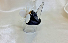Vintage Mod Black & White Resin Flower Statement Ring – Bold 60s Style Cocktail