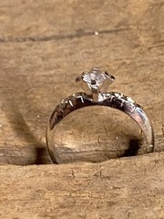 BEAUTIFUL VINTAGE 18K WHITE GOLD H.G.E CZ ENGAGEMENT RING SIZE 6 STUNNING