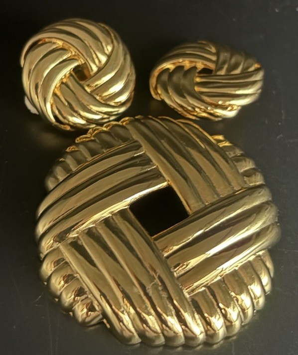 Vintage Les Bernard Brooch Earrings Set Chunky Basket Weave Gold Tone