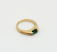 Vtg Sz 6 Ring Sm Green Cubic Zirconia 18KGE Stackable Fashion Jewelry StyS3