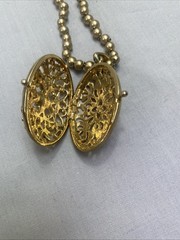 VTG Monet Filigree Rhinestone Oval Scent Locket Gold Tone Beaded Necklace 16-18″